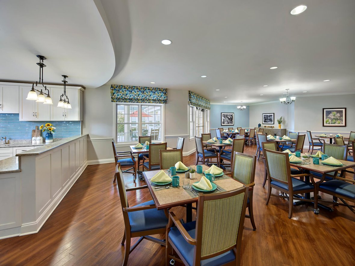 Arbor Terrace Willistown dining area - Assisted living facilities near Wrights PA