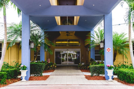 Barrington Terrace of Fort Myers Exterior Entrance