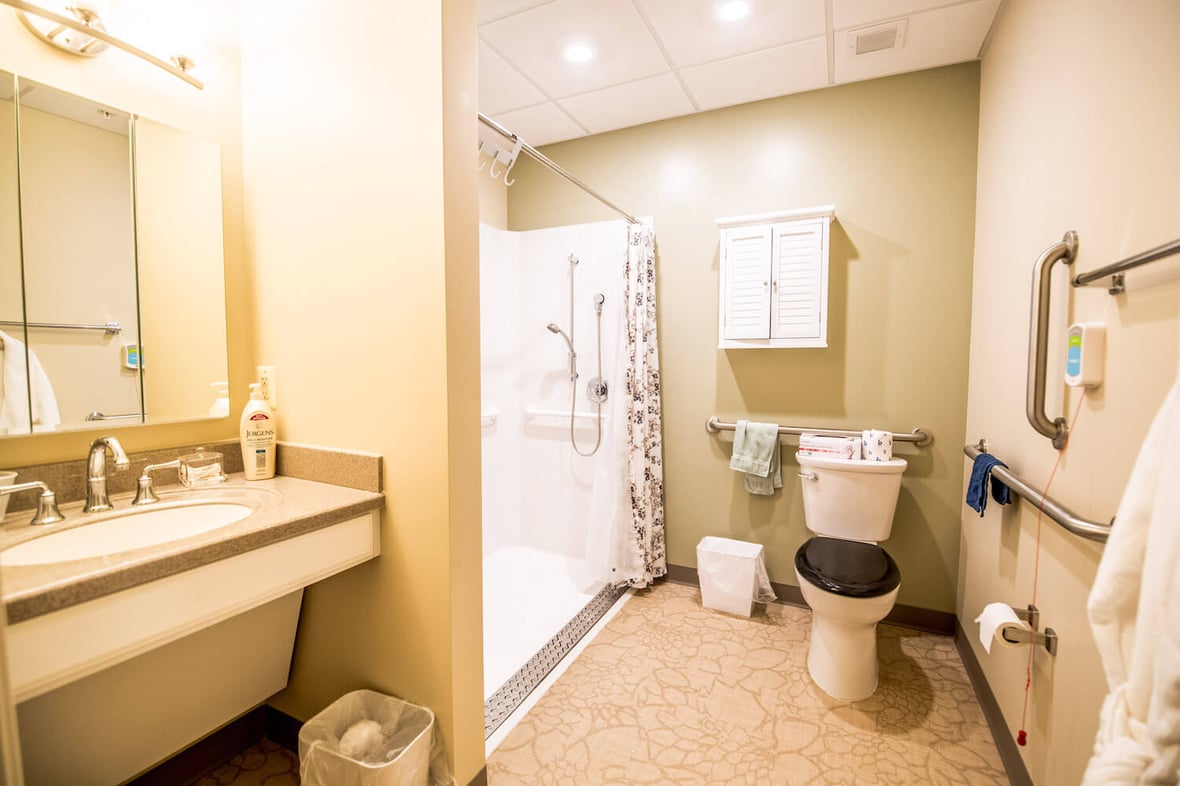 Fairfax Apartment Bathroom