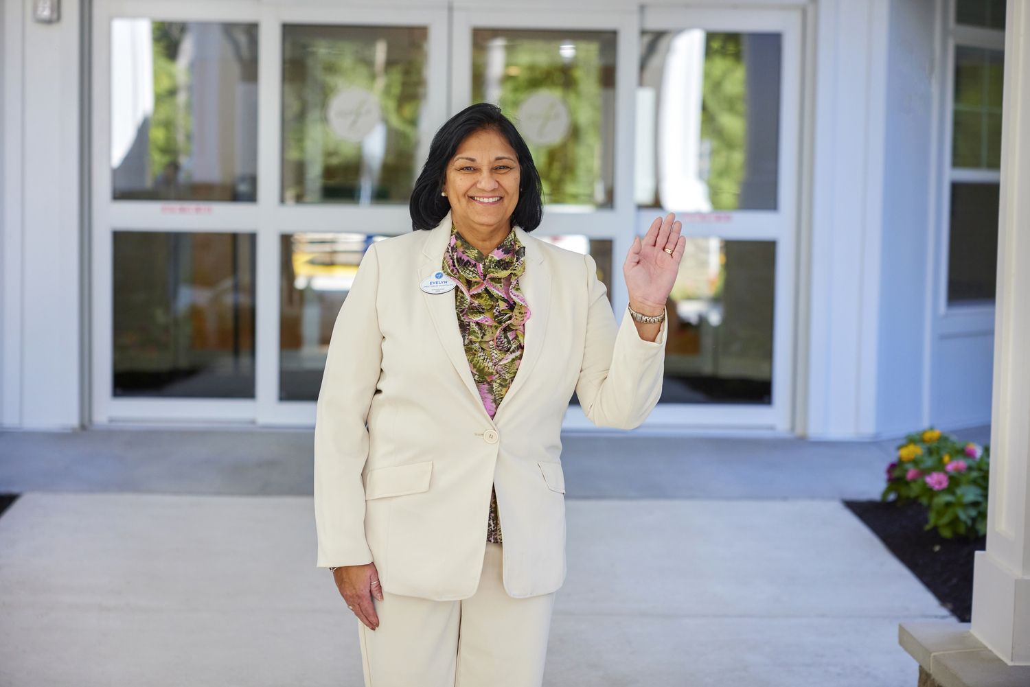 TheArborCompany_EmployeeWaving