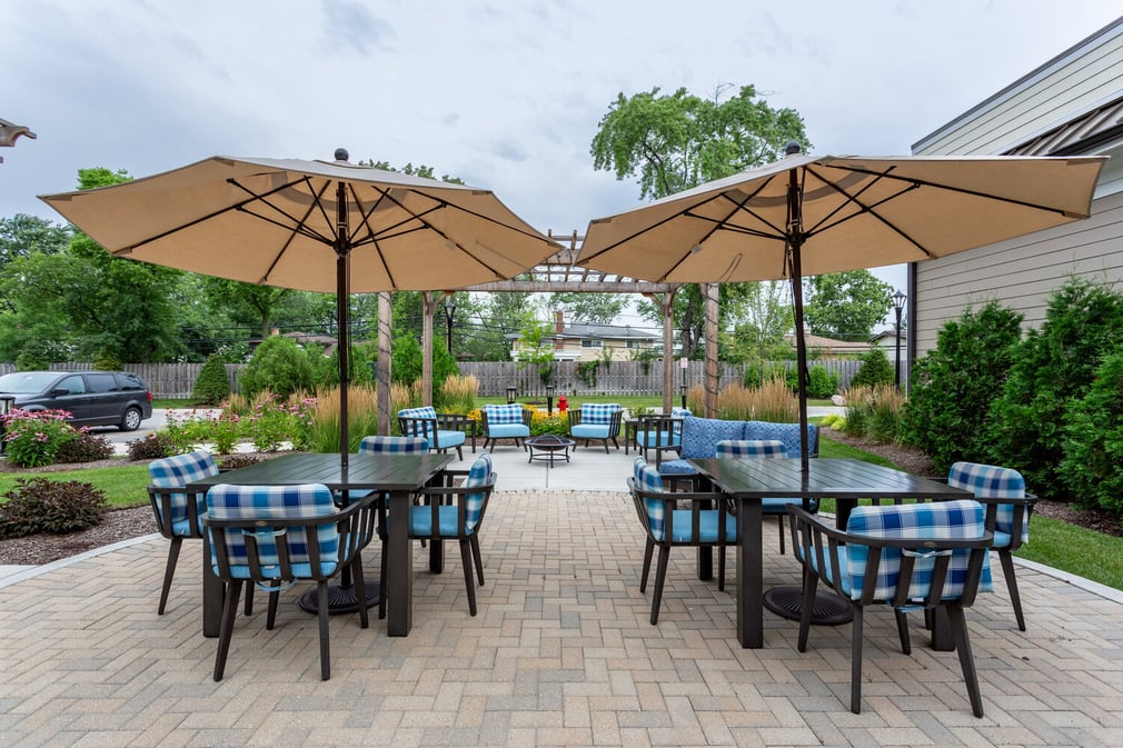 Arbor Terrace Glenview Patio 3