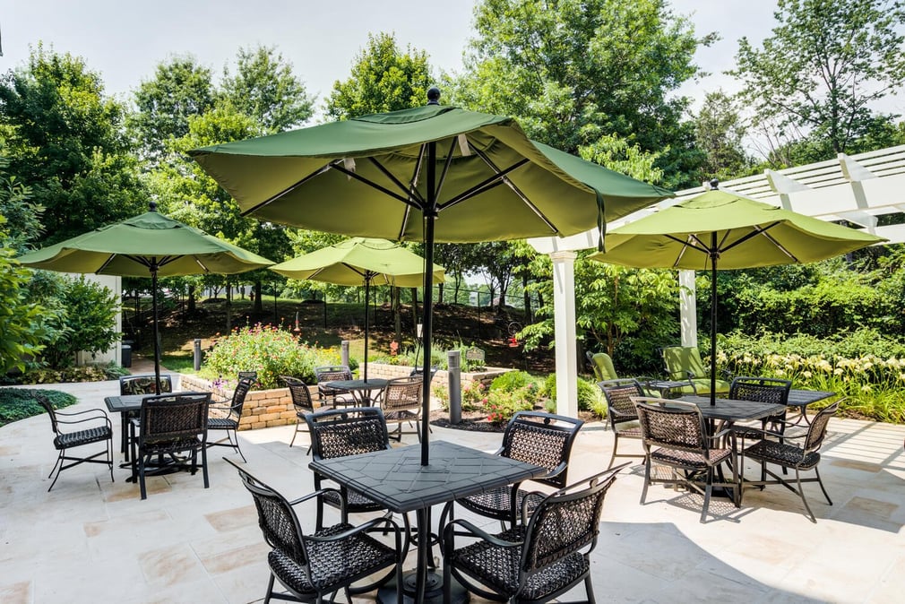 Arbor Terrace of Herndon-Patio 2
